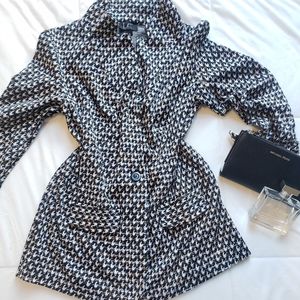 Multi color light weight blazer top